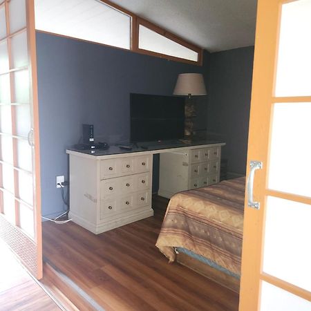 Tiki Village Inn Вернон Экстерьер фото